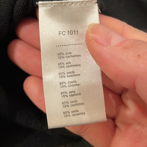 Black Lacoste Sweater - Picture 4 of 5